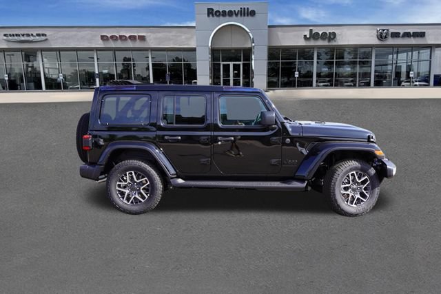 New 2026 Jeep Wrangler Unlimited Sahara AWD/4WD image 3
