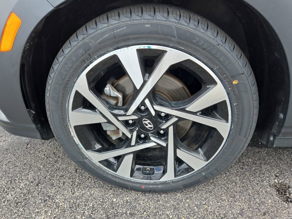 Used 2023 Hyundai Kona Limited w/ Cargo Package AWD/4WD image 15