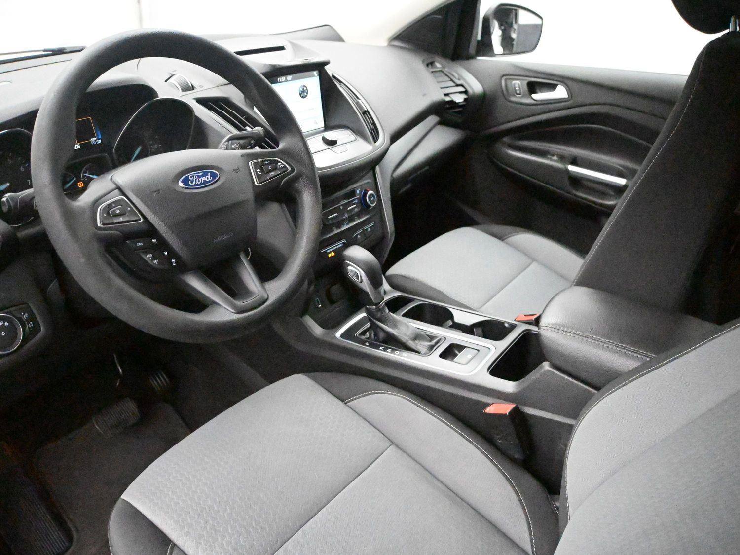 Used 2018 Ford Escape SE w/ Ford Safe & Smart Package image 2