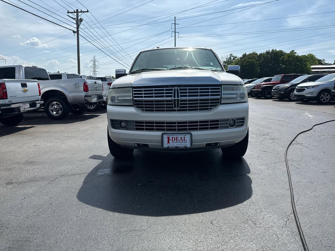 Used 2007 Lincoln Navigator 4WD image 2