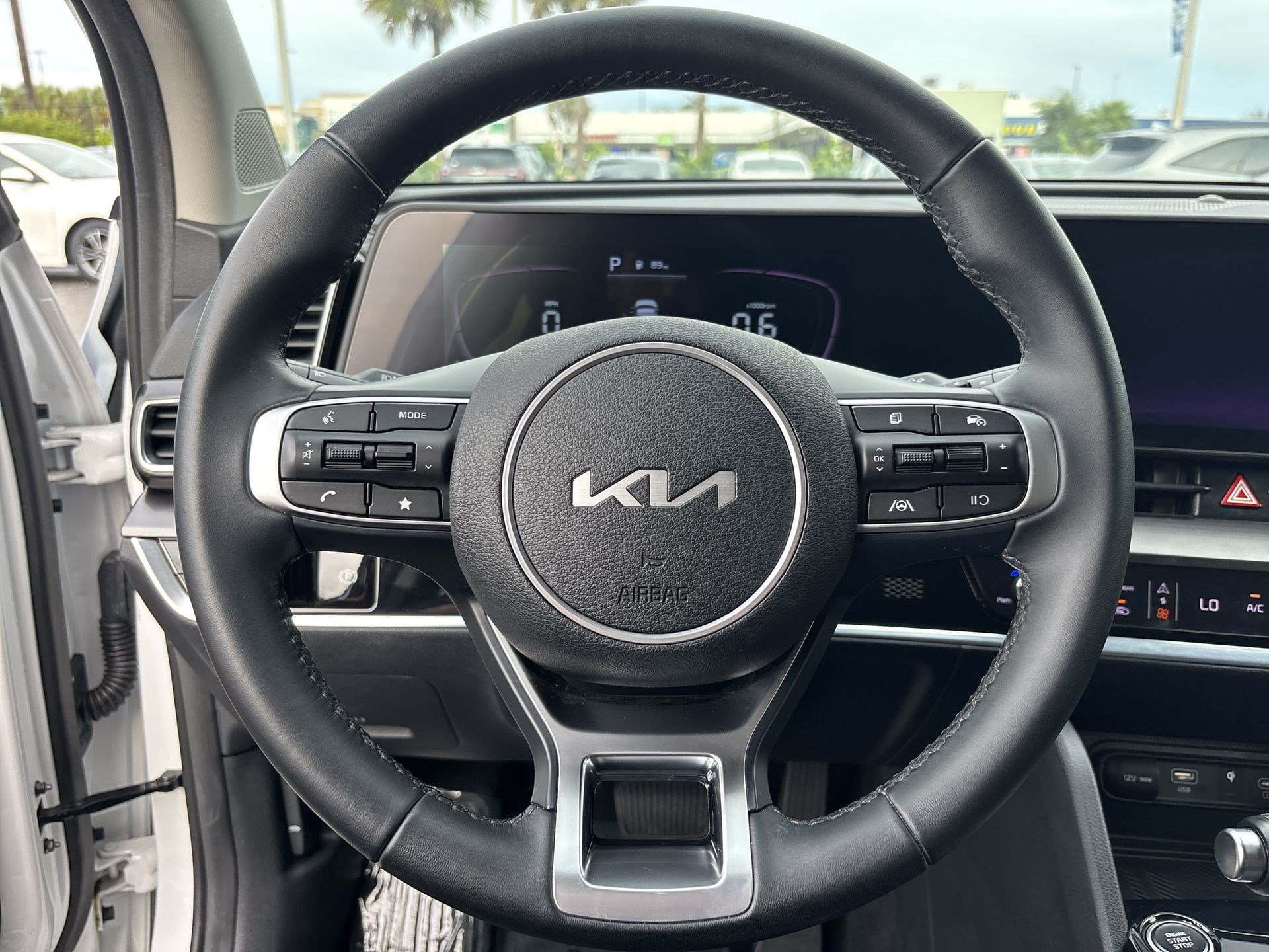 Used 2024 Kia Sportage EX FWD image 11