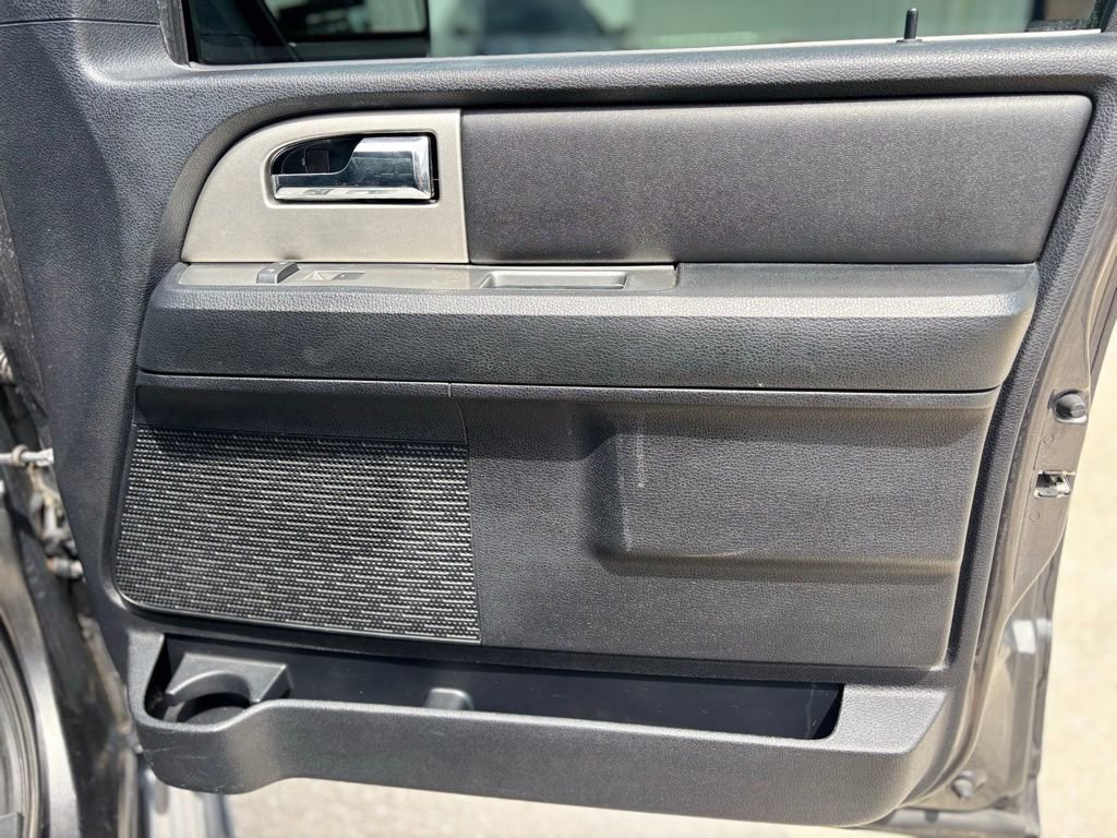 Used 2016 Ford Expedition EL XLT image 11