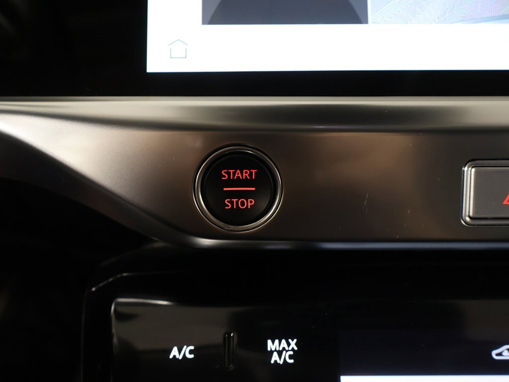 Used 2023 Jaguar I-PACE HSE image 46