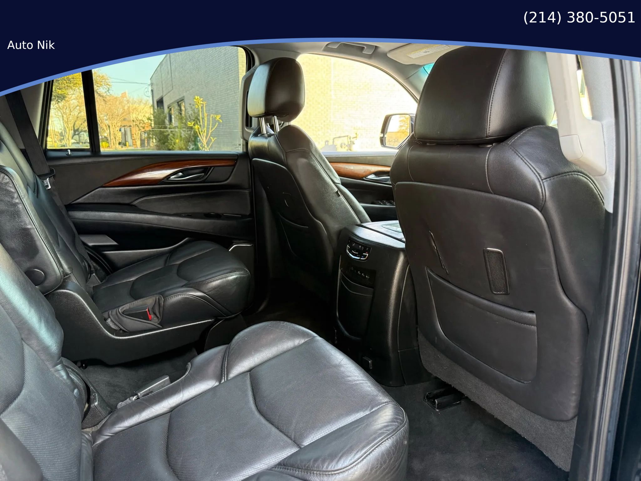 Used 2018 Cadillac Escalade Premium Luxury RWD image 22