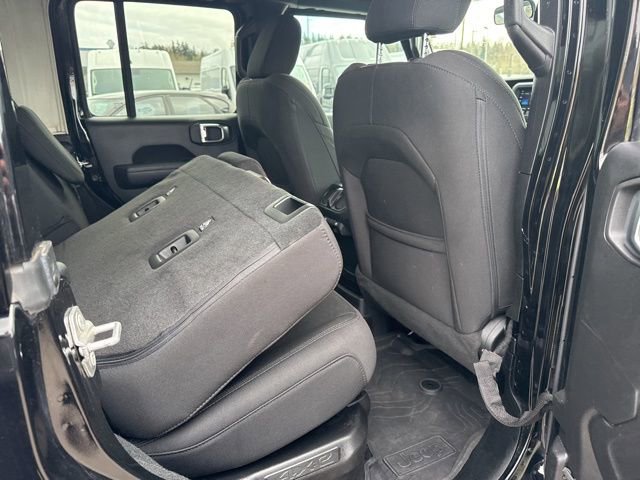 Used 2023 Jeep Wrangler Unlimited AWD/4WD image 12