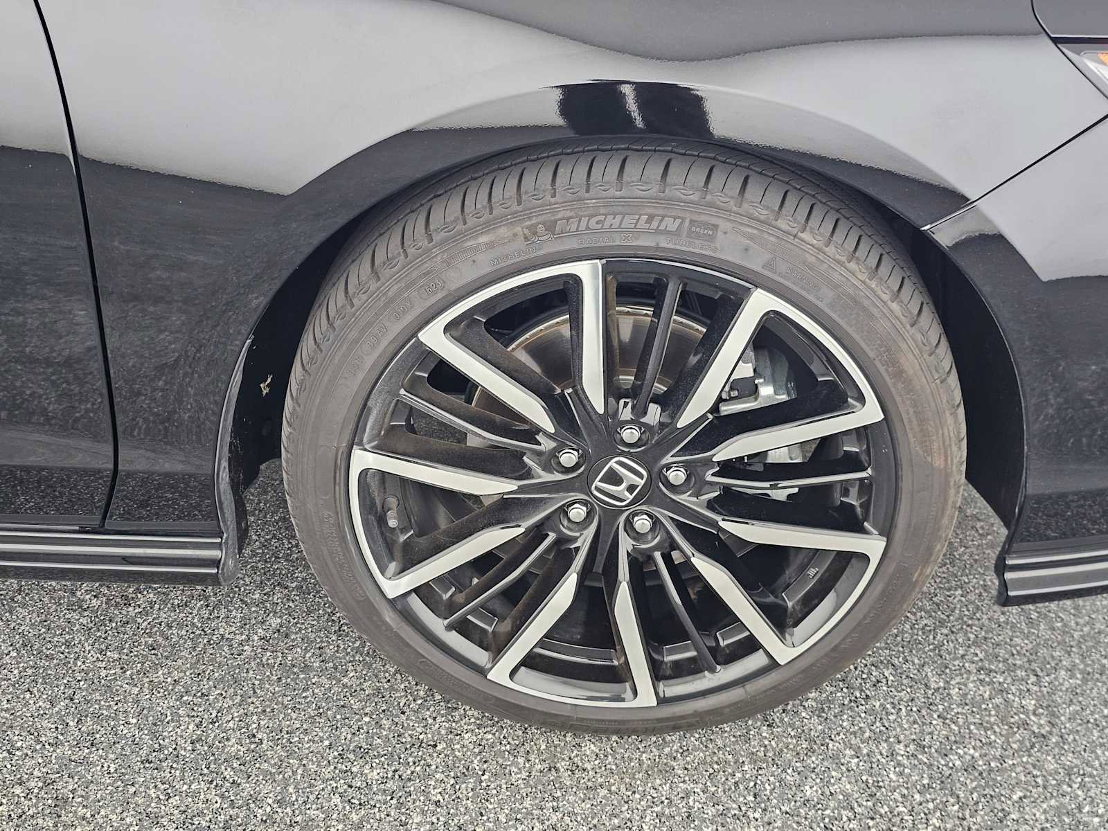 Used 2023 Honda Accord Touring image 9