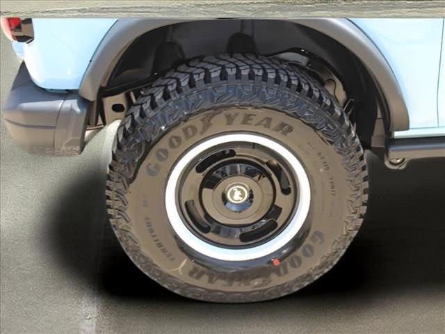 Used 2024 Ford Bronco Heritage Edition image 3