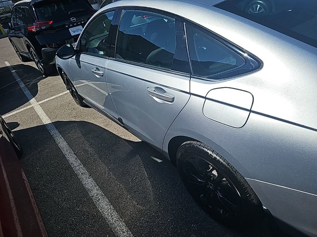 Used 2025 Honda Accord SE image 8