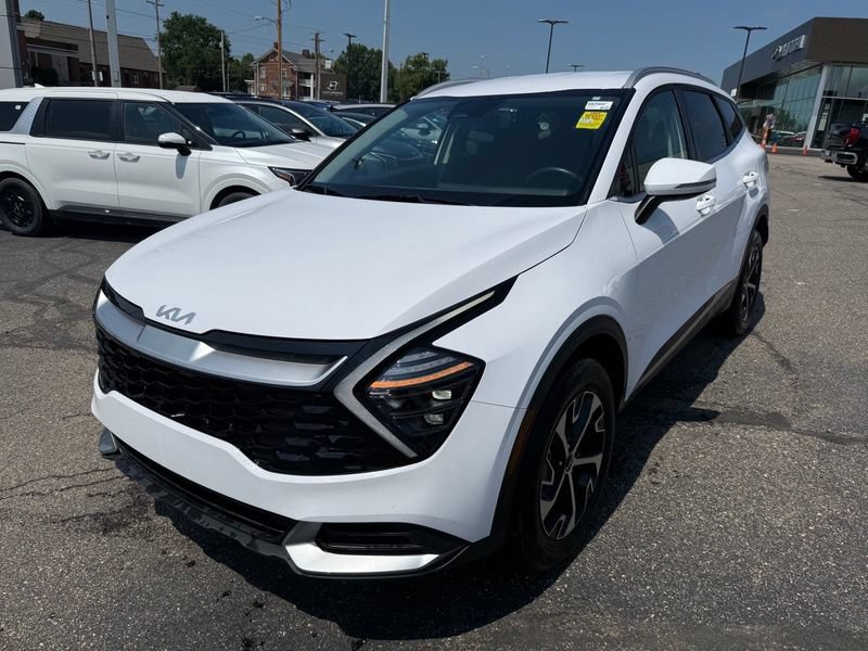 Certified 2025 Kia Sportage EX AWD/4WD image 3
