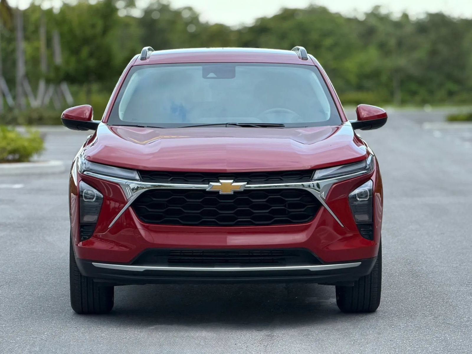Used 2026 Chevrolet Trax LT FWD image 2
