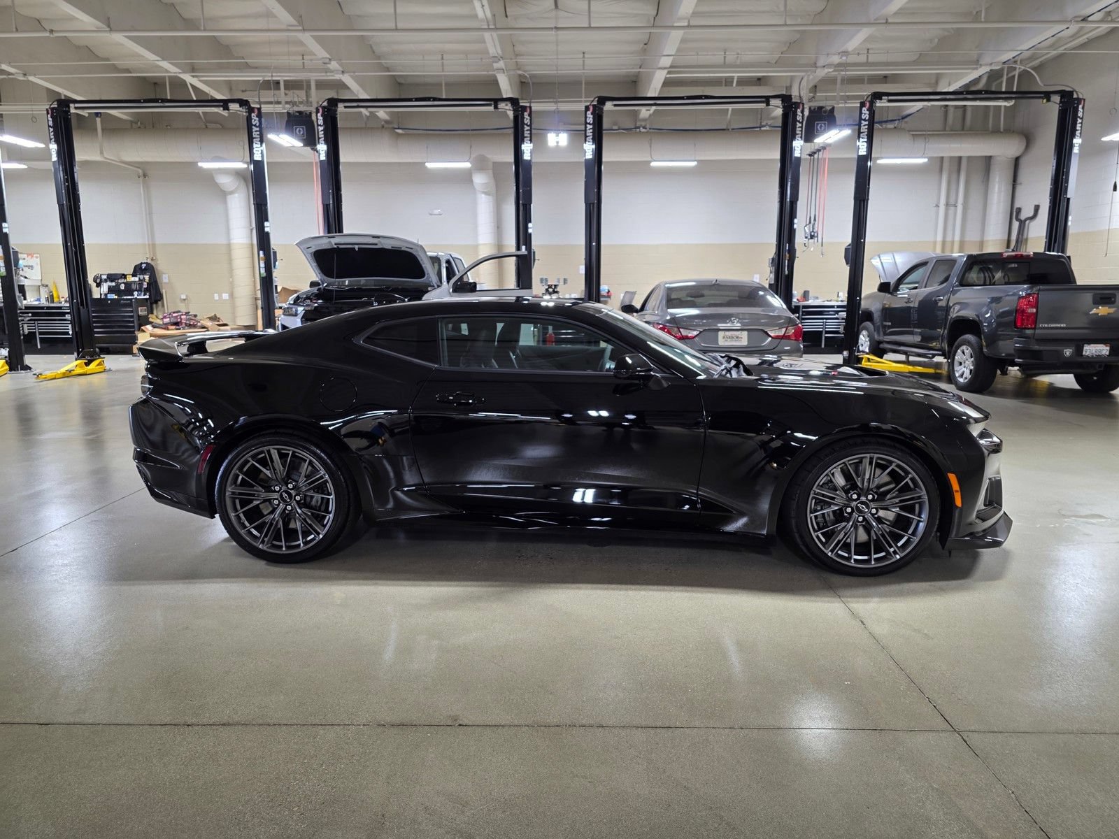 Used 2022 Chevrolet Camaro ZL1 RWD image 8