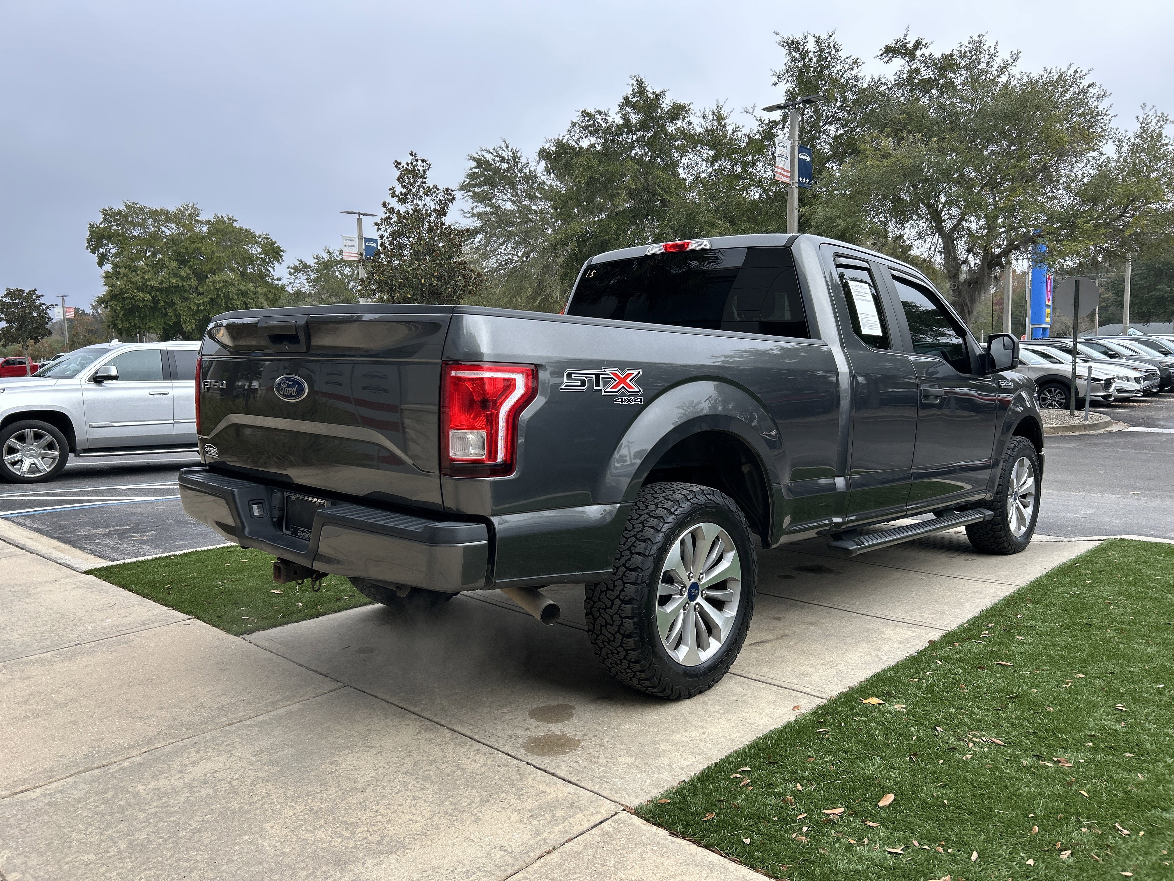 Used 2017 Ford F150 XL w/ Equipment Group 101A Mid image 7