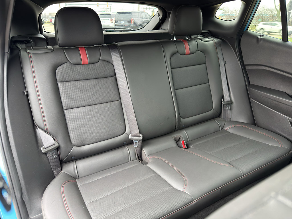 Used 2025 Chevrolet Trax RS w/ Sunroof Package image 45