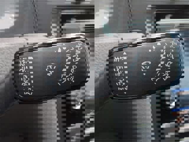 Used 2021 Volkswagen Golf 4-Door image 28