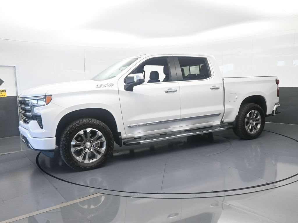 Used 2023 Chevrolet Silverado 1500 High Country w/ Technology Package RWD image 2