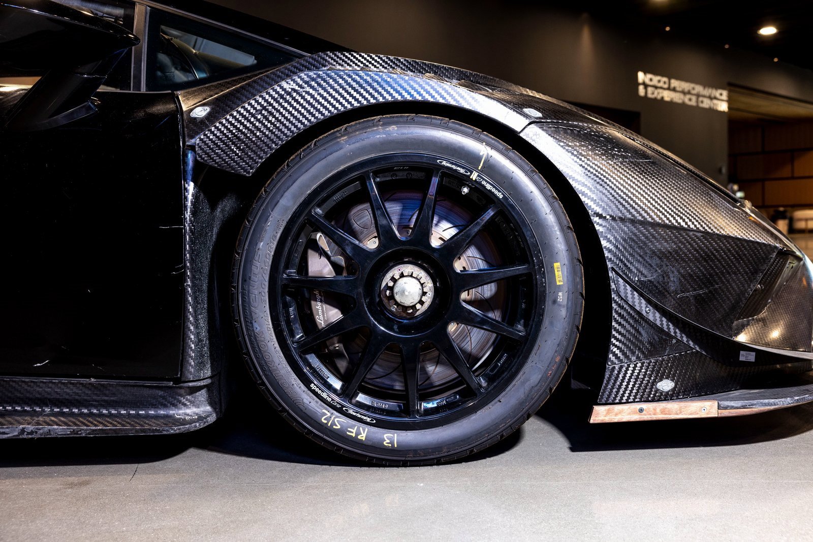 Used 2023 Lamborghini Huracan EVO image 19