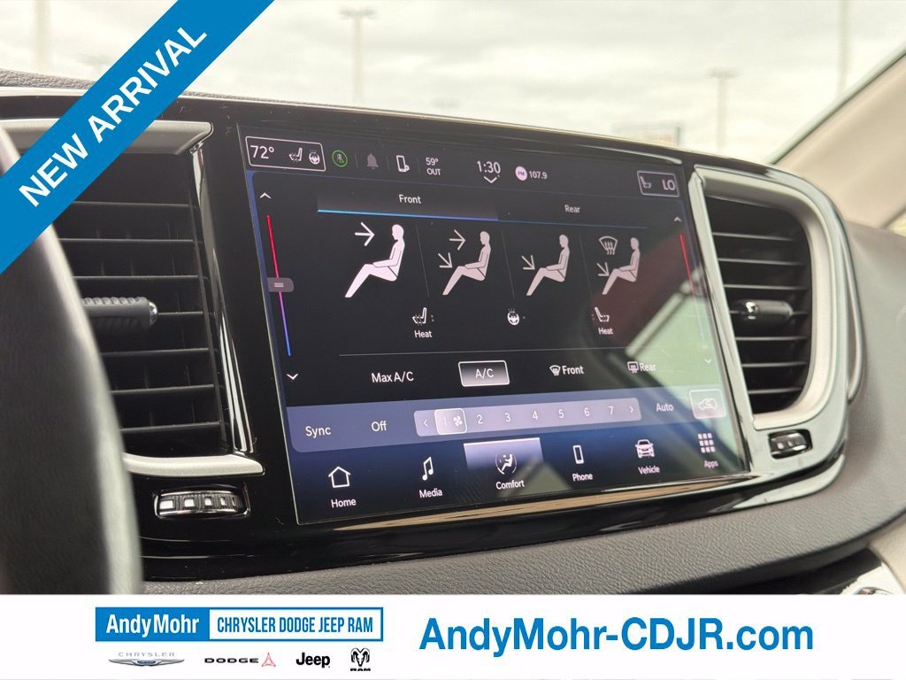 Used 2024 Chrysler Pacifica Touring-L FWD image 35