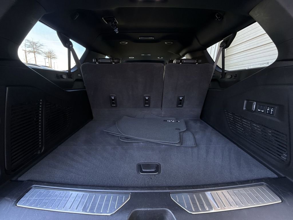 Used 2024 GMC Yukon XL Denali image 25