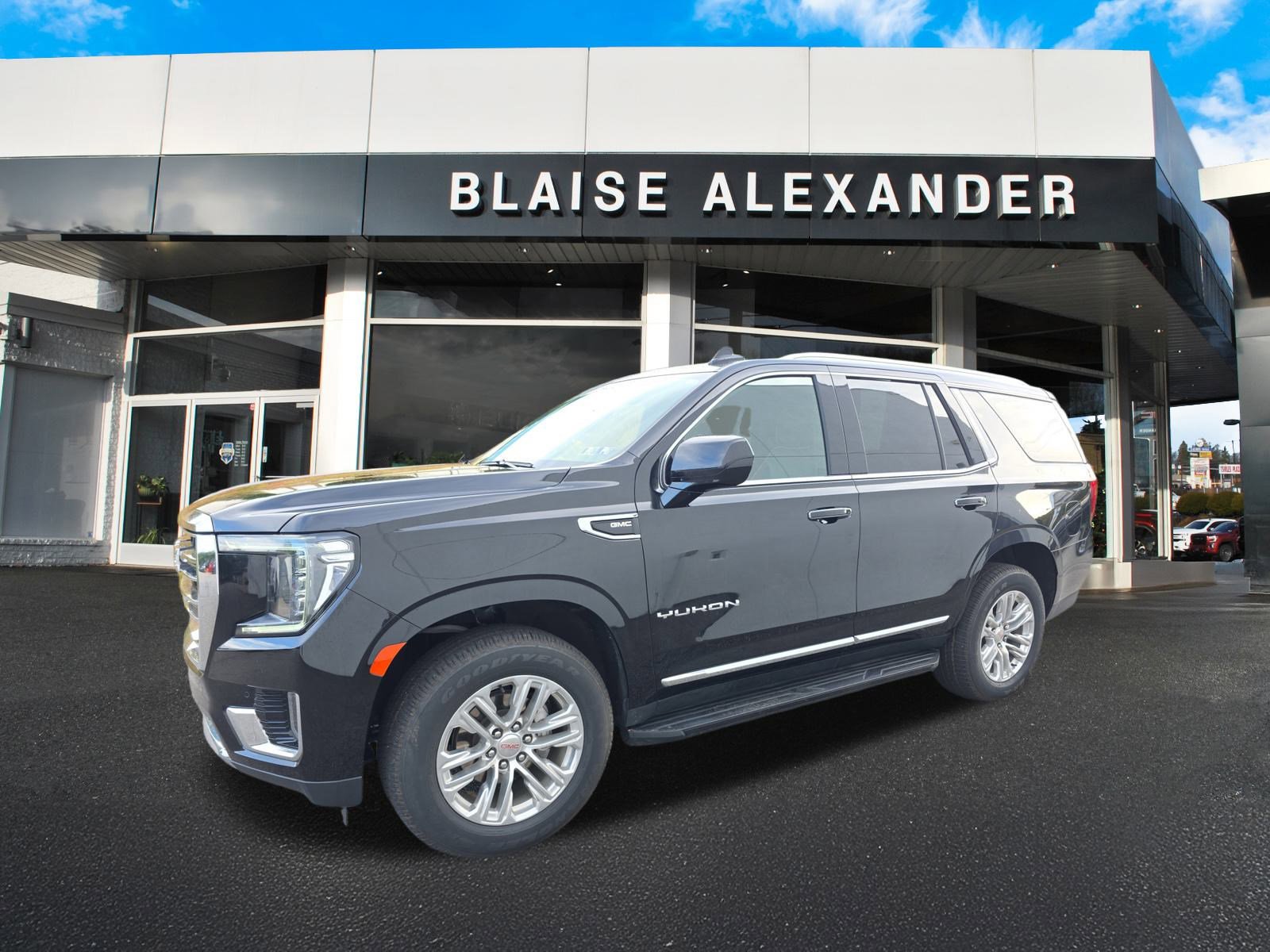 Used 2024 GMC Yukon SLT image 9