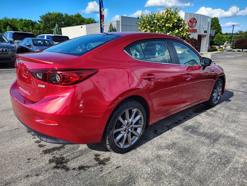 Used 2018 MAZDA MAZDA3 Touring FWD image 4