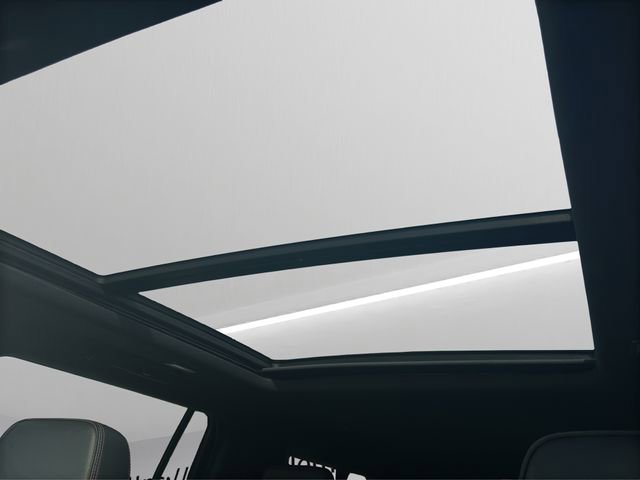 Used 2022 Chevrolet Suburban RST w/ Luxury Package image 42