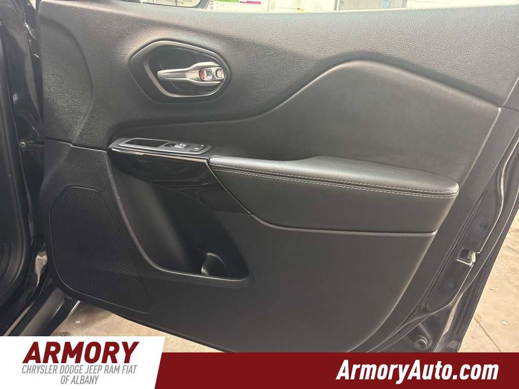 Used 2023 Jeep Cherokee Altitude Lux image 36