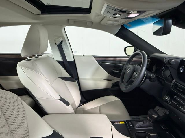 Certified 2025 Lexus ES 300h 300h w/ Premium Package image 31