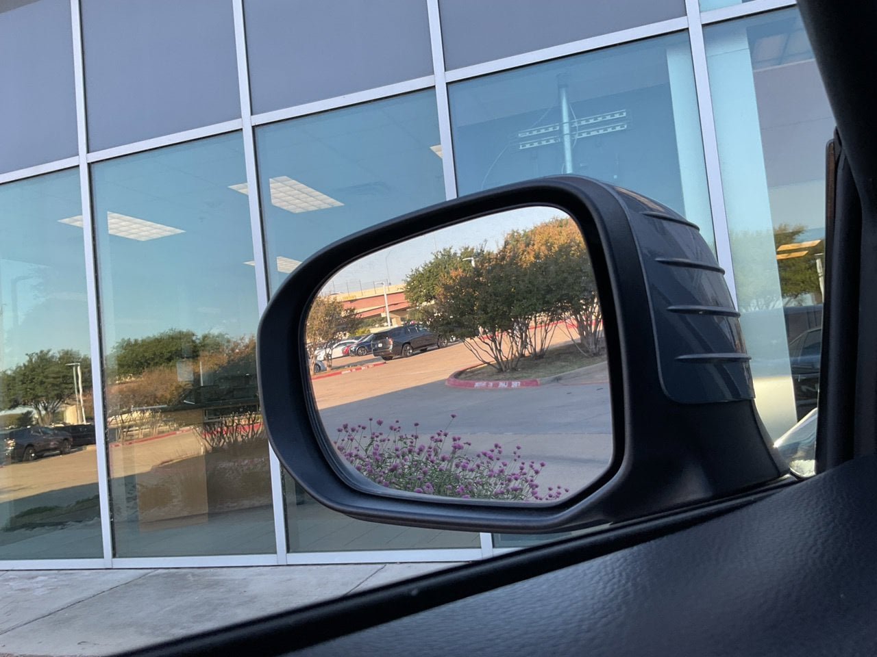 Used 2025 Kia Telluride S FWD image 23