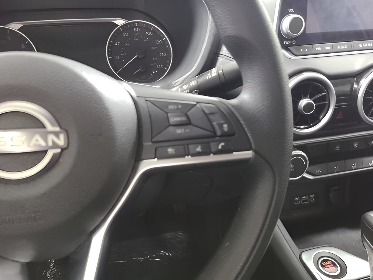 Used 2024 Nissan Sentra SV FWD image 26