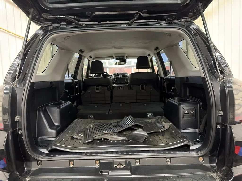 Used 2023 Toyota 4Runner TRD Off-Road Premium w/ Off Road Premium Plus Package AWD/4WD image 17