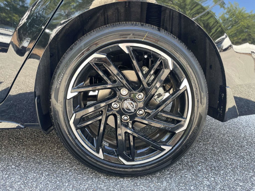New 2027 Nissan Sentra SR w/ Floor Mat Package FWD image 7