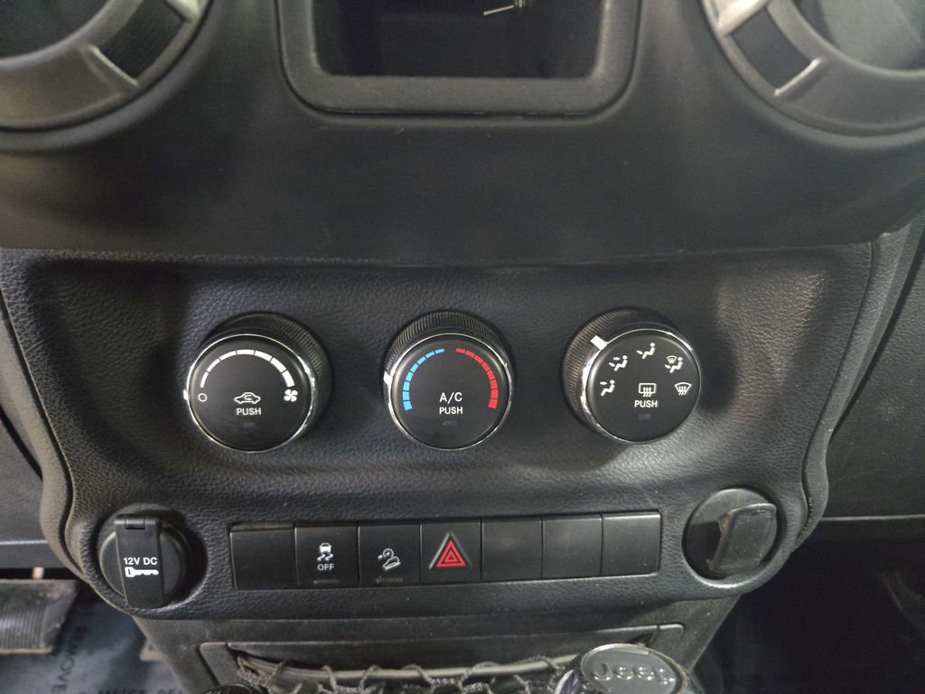 Used 2014 Jeep Wrangler Sport w/ Connectivity Group AWD/4WD image 20