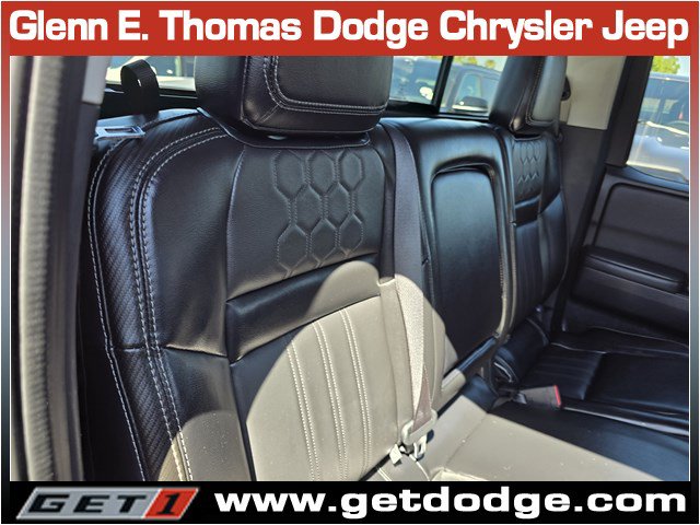Used 2024 Nissan Frontier SL RWD image 28