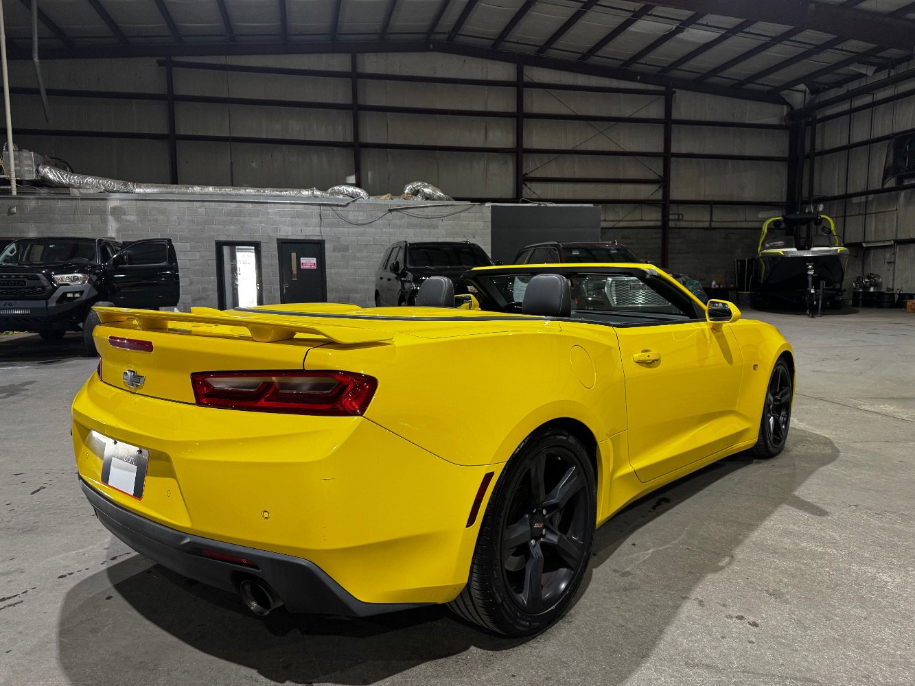 Used 2018 Chevrolet Camaro SS w/ LPO RS/SS Interior Package image 5