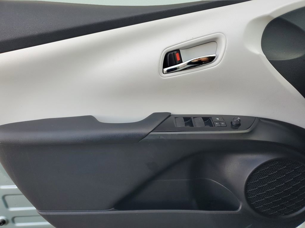 Used 2022 Toyota Prius LE FWD image 18