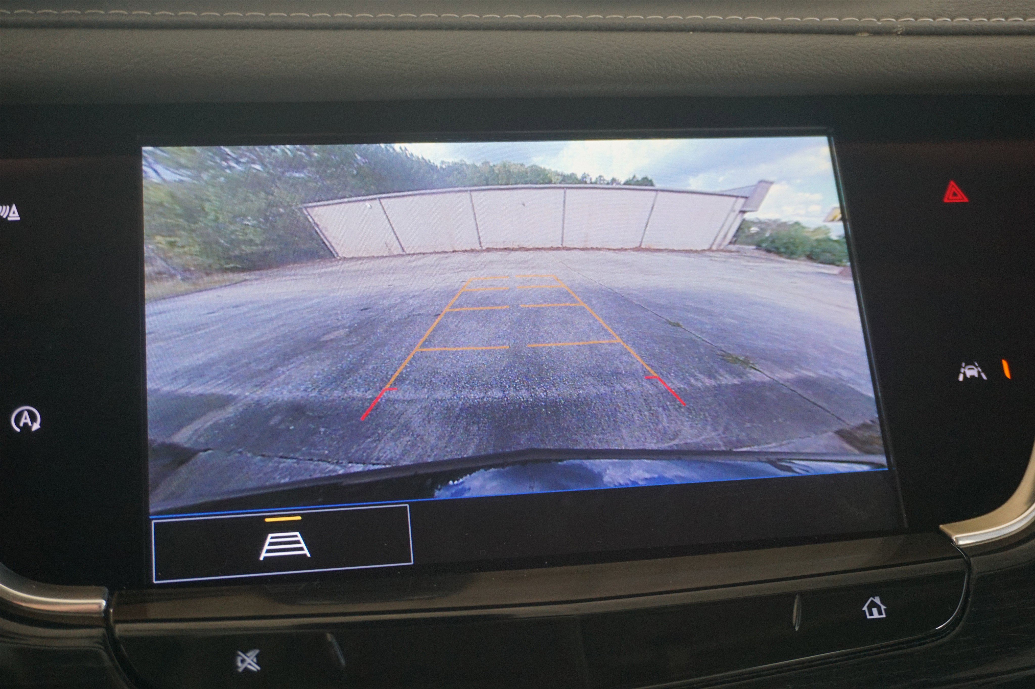 Used 2025 Cadillac XT6 Premium Luxury image 31