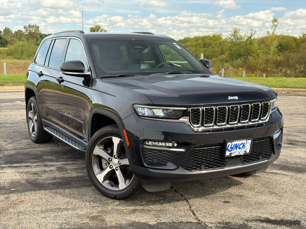 Used 2024 Jeep Grand Cherokee Limited w/ Luxury Tech Group II AWD/4WD image 10