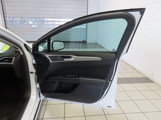 Used 2018 Ford Fusion SE w/ Fusion SE Technology Package image 22
