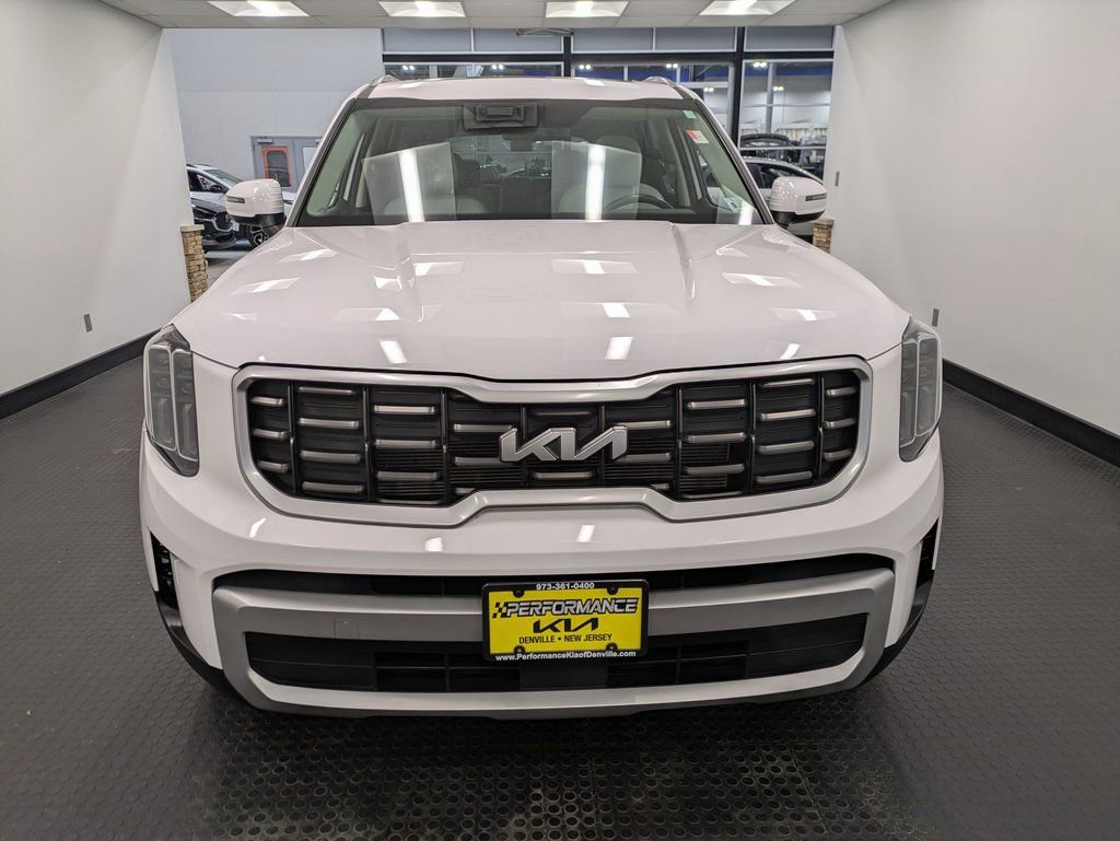 Certified 2024 Kia Telluride S w/ S Sunroof Package image 2