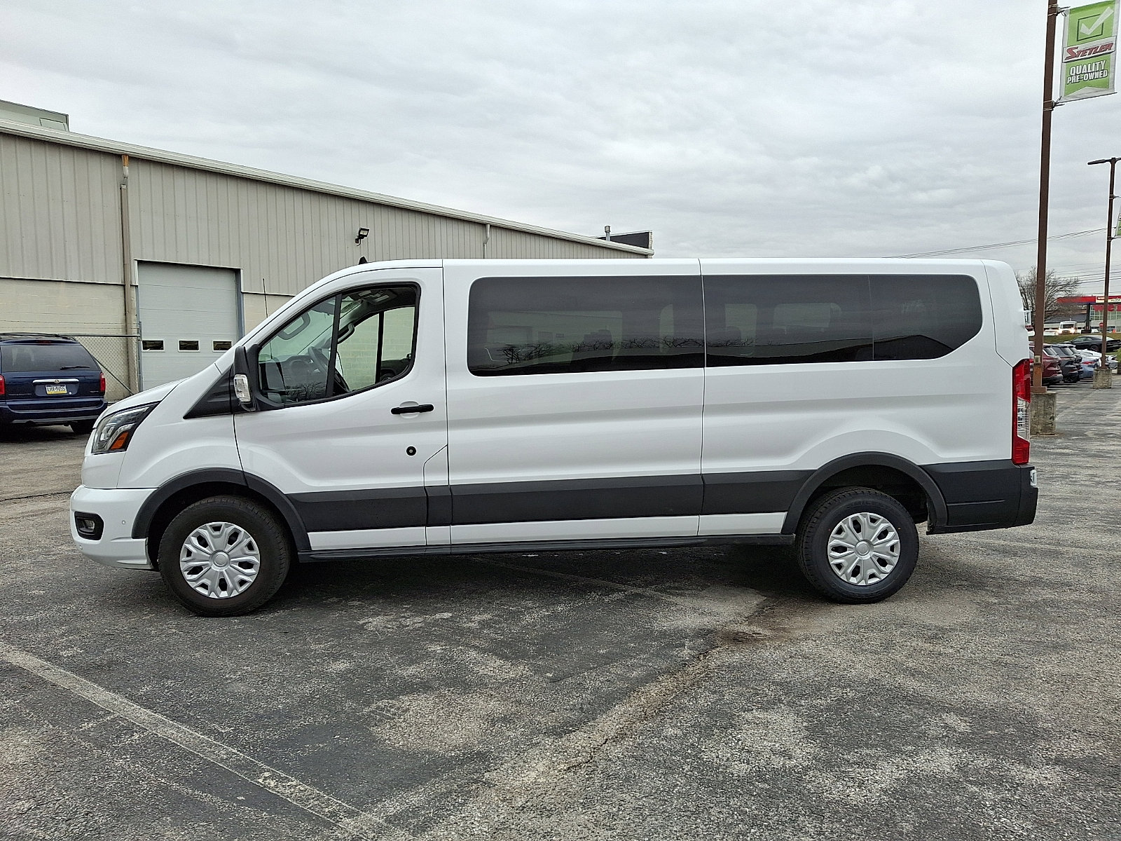 Used 2023 Ford Transit 350 XLT image 5