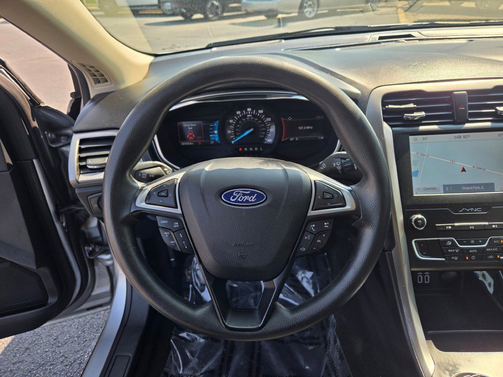 Used 2020 Ford Fusion SE image 28