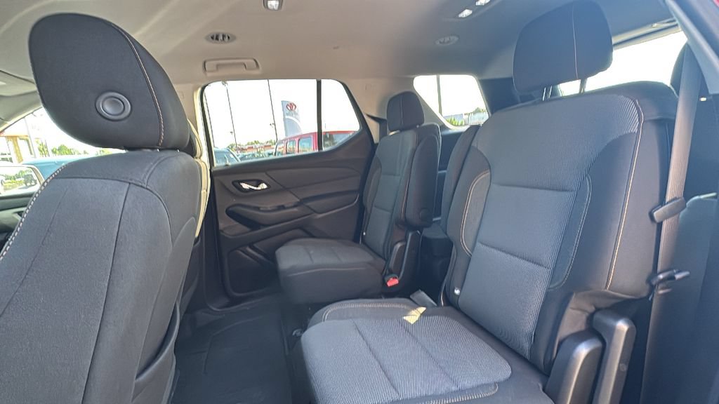 Used 2021 Chevrolet Traverse LT FWD image 24