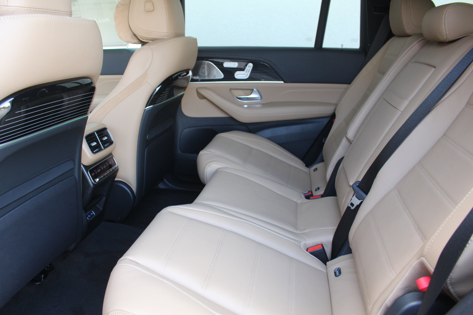 New 2026 Mercedes-Benz GLS 580 4MATIC image 17