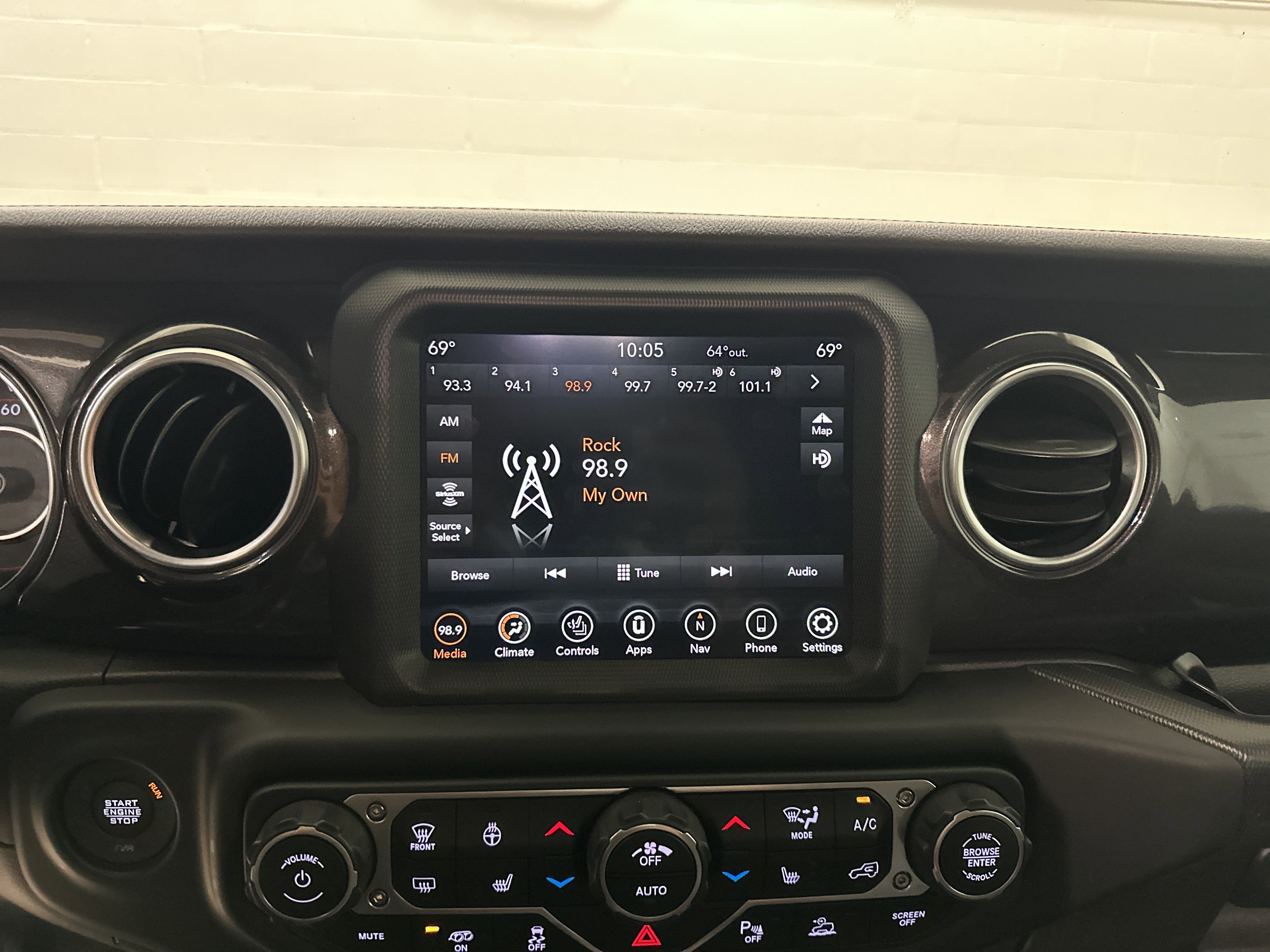 Used 2022 Jeep Wrangler Unlimited Rubicon w/ Xtreme Recon 35" Tire Package image 23