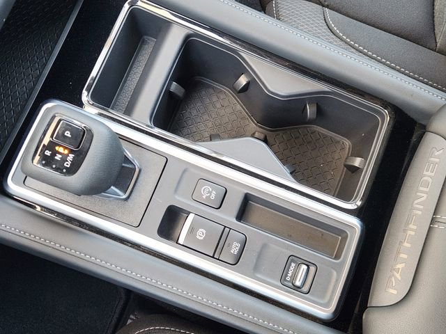 Certified 2025 Nissan Pathfinder SV image 16