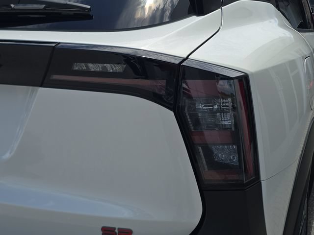 Used 2025 Nissan Kicks SR FWD image 8