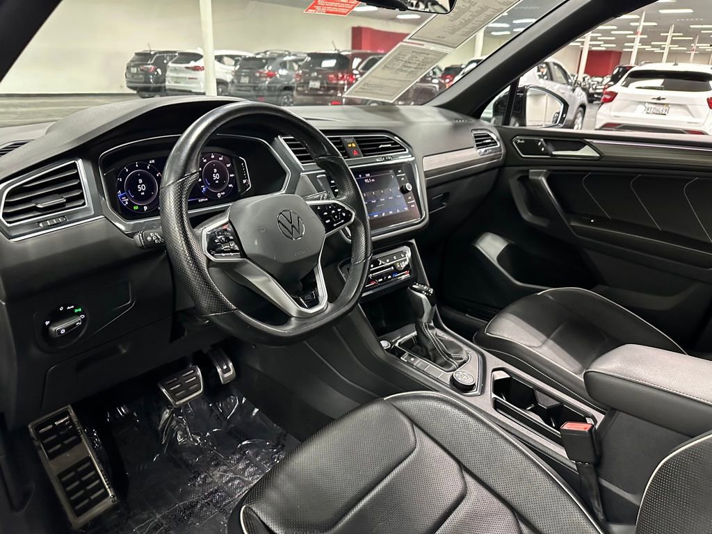 Used 2022 Volkswagen Tiguan SEL R-Line AWD/4WD image 14