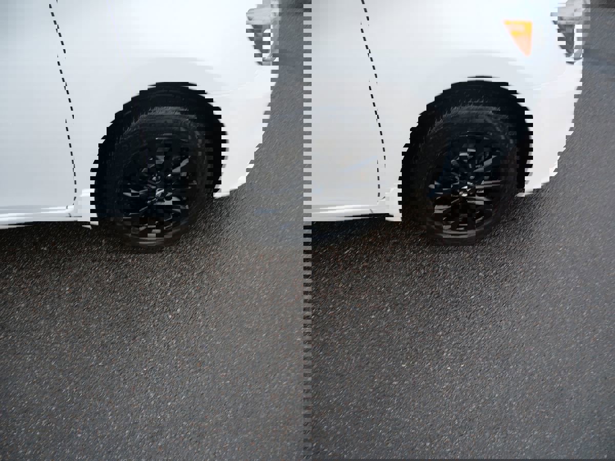 Used 2018 Nissan Sentra SV image 33