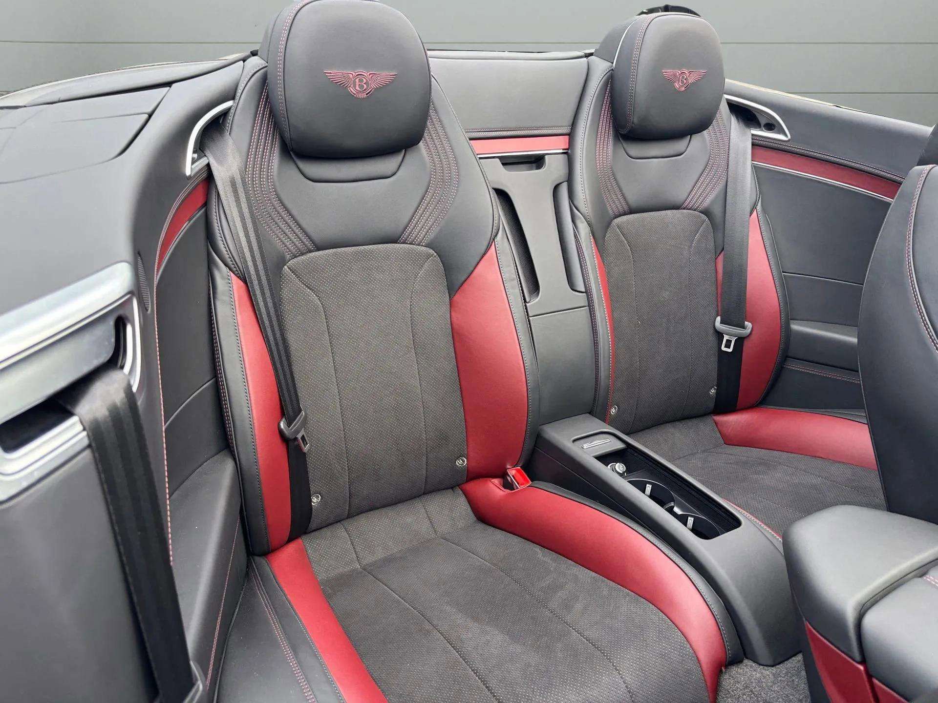 Used 2024 Bentley Continental GT image 31