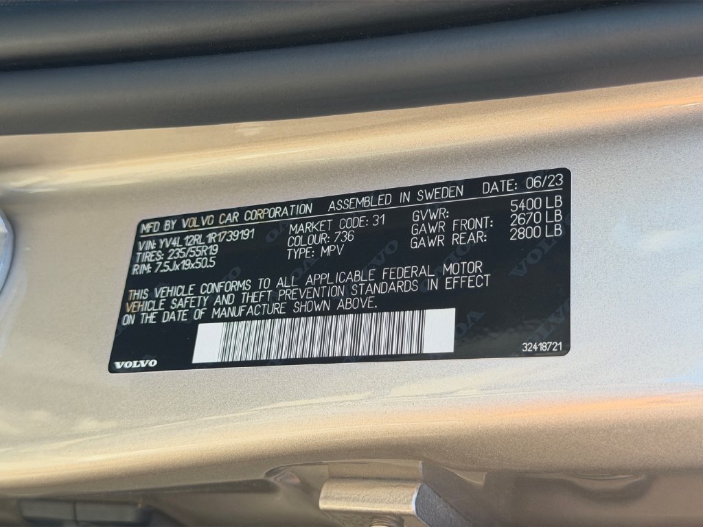 Certified 2024 Volvo XC60 B5 Plus w/ Protection Package Premier AWD/4WD image 32